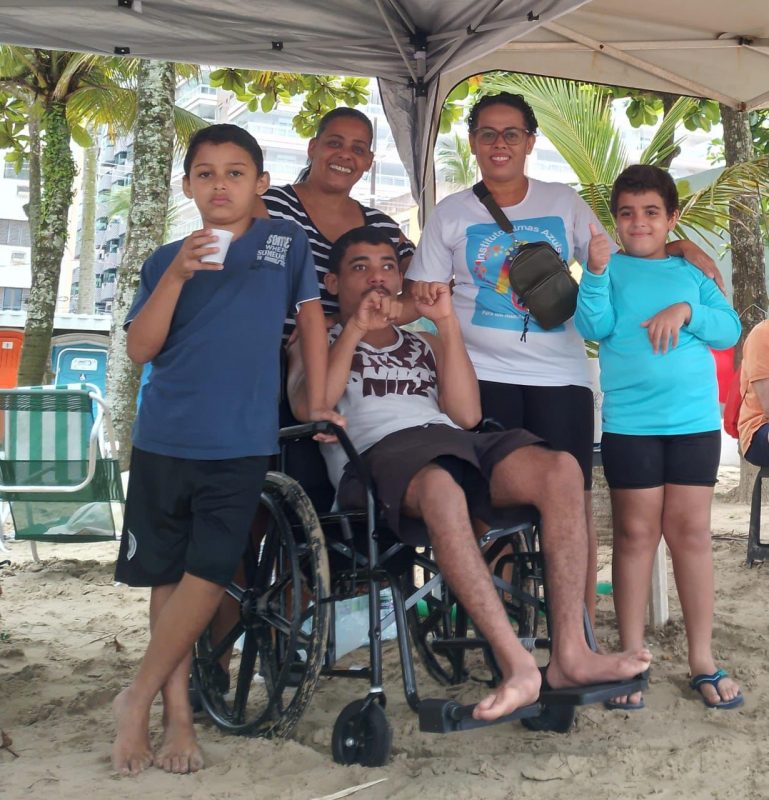 ONG DE SÃO BERNARDO PROMOVE INCLUSÃO AO LEVAR PESSOAS COM DEFICIÊNCIA PARA SURFAR