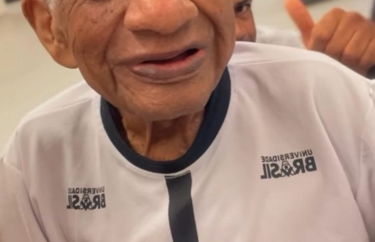 AOS 114 ANOS, SEU JOÃO, CORINTHIANO DO JARDIM CALUX, VISITA A NEO QUÍMICA ARENA E EMOCIONA