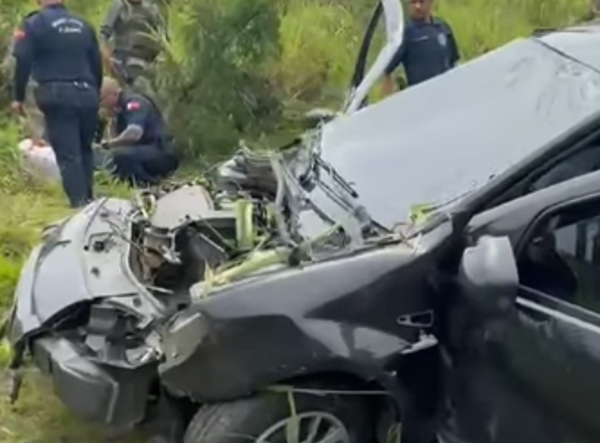 TRÊS HOMENS QUE SE PASSAVAM POR POLICIAIS SÃO PRESOS APÓS CAPOTAMENTO EM SUZANO