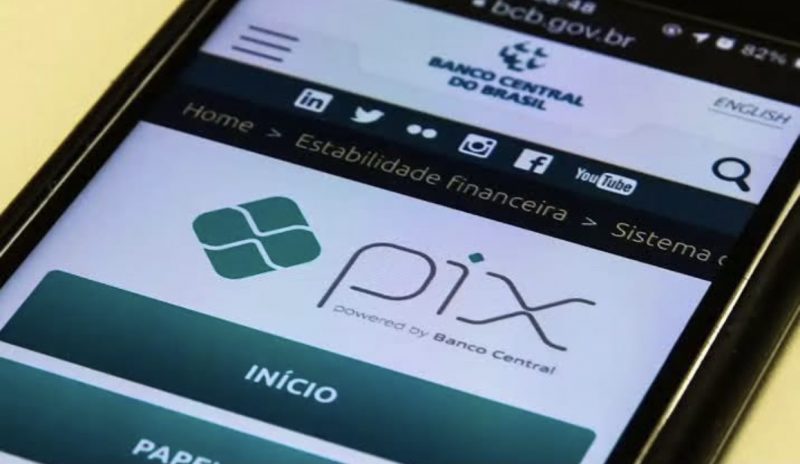 HOMEM ROUBA CELULAR, SOLICITA PIX AOS CONTATOS DA VÍTIMA E É PRESO PELO 2º DP DE SÃO BERNARDO