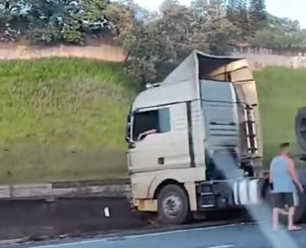 ACIDENTE NO KM 16 DA RODOVIA DOS IMIGRANTES: TOMBAMENTO DE CONTÊINER