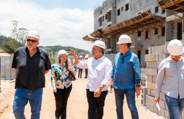 PREFEITO MARCELO LIMA VISTORIA OBRAS DOS RESIDENCIAIS MONTE SIÃO, PREVISTAS PARA MAIO DE 2026