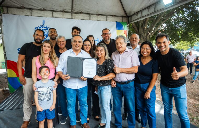 MARCELO LIMA ASSINA ORDEM DE SERVIÇO PARA REVITALIZAÇÃO DE PRAÇA NO BAIRRO DOS CASA