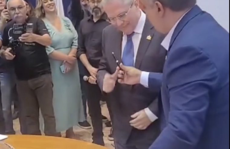 SECRETÁRIO DE SAÚDE DE SÃO BERNARDO TOMA POSSE NO PAÇO MUNICIPAL