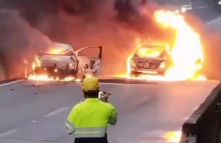 ACIDENTE NA ANCHIETA CAUSA INCÊNDIO E INTERDIÇÃO DA PISTA