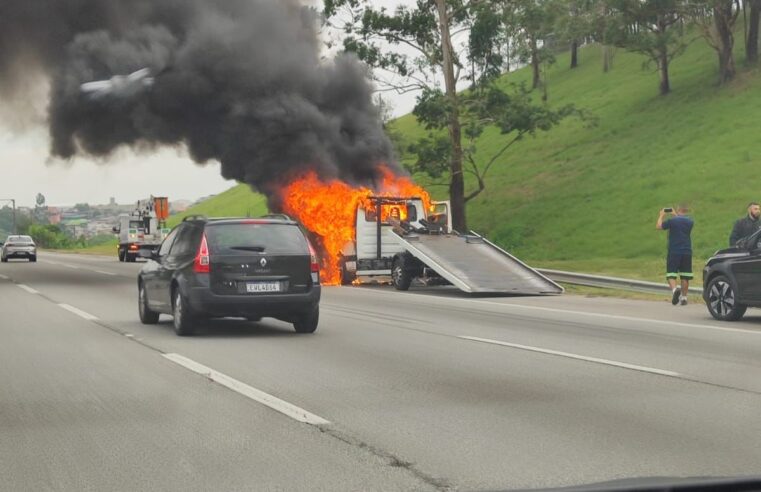 GUINCHO PEGA FOGO NA IMIGRANTES SENTIDO CAPITAL