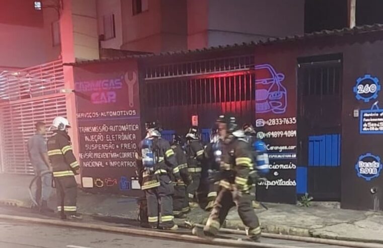 INCÊNDIO ATINGE OFICINA NO JARDIM OLAVO BILAC, EM SÃO BERNARDO