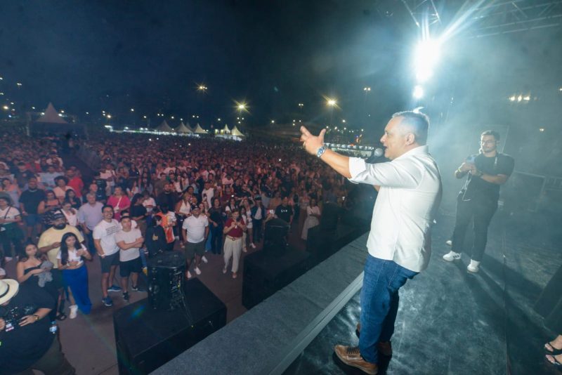 EM SHOW DA SOLIDARIEDADE, PÉRICLES ABRE 2025, COM ESTILO, EM DIA SIMBÓLICO PARA SÃO BERNARDO