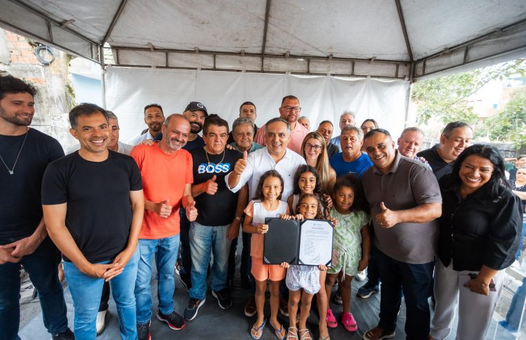 NA VILA CARMINHA, PREFEITO MARCELO LIMA ASSINA PRIMEIRA ORDEM DE SERVIÇO DA GESTÃO