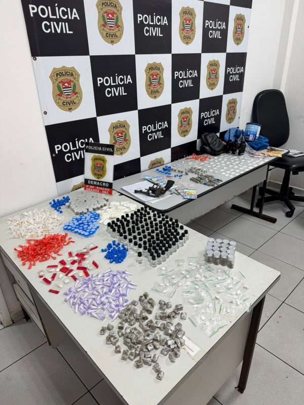 POLÍCIA CIVIL PRENDE INDIVÍDUO E APREENDE 168 PORÇÕES DE DROGAS EM BIQUEIRA NO RIACHO GRANDE