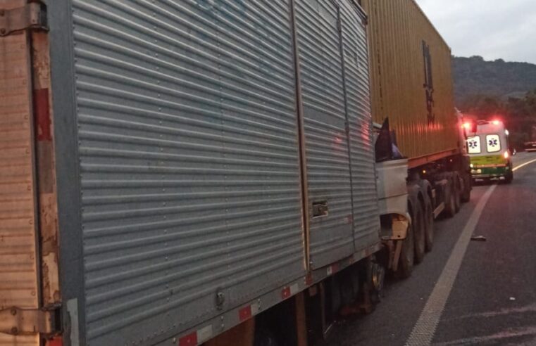 TENTATIVA DE ASSALTO COM MORTE E ACIDENTE ENTRE CARRETAS MARCAM A MANHÃ DESTA QUINTA-FEIRA NA ANCHIETA, SENTIDO LITORAL