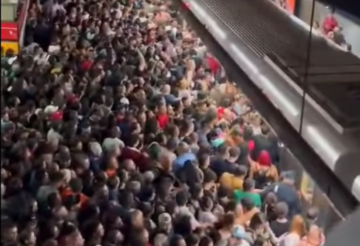 NA CAPITAL: ESTAÇÃO SÉ LOTADA NA VÉSPERA DE FERIADO; 120 MIL SEM ENERGIA