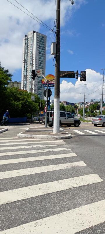 SEMÁFOROS APAGADOS NA PEREIRA BARRETO ALERTAM PARA FURTOS DE CABOS EM SÃO BERNARDO