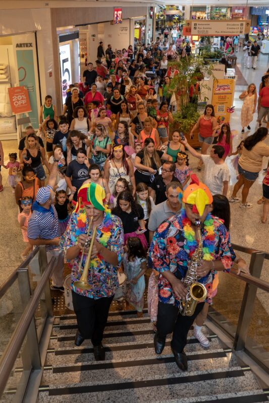 BAILINHO DE CARNAVAL GRATUITO NO SÃO BERNARDO PLAZA GARANTE A DIVERSÃO DA CRIANÇADA: MÚSICA AO VIVO, BRINCADEIRAS TEMÁTICAS E MAQUIAGENS CARNAVALESCAS