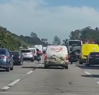 TRÂNSITO LENTO NA ANCHIETA E IMIGRANTES NESTA MANHÃ