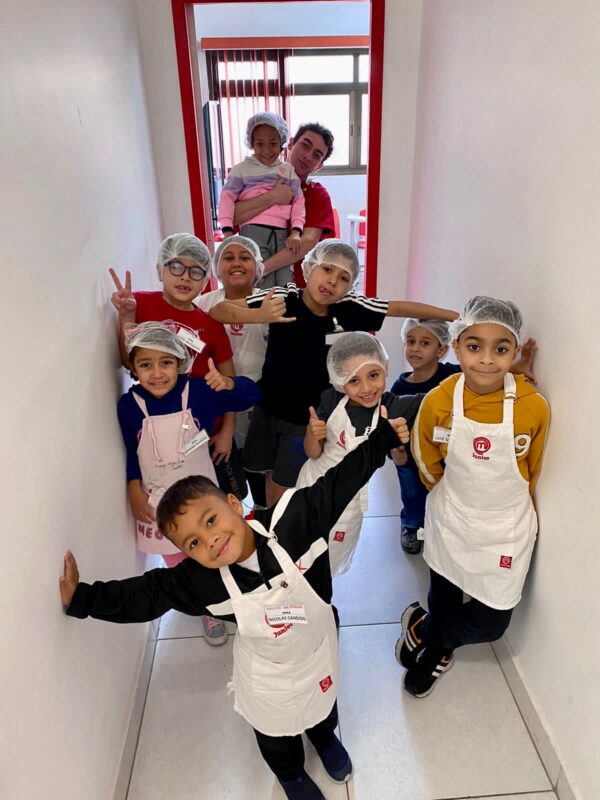 ESTUDANTES PAGAM MEIA EM CURSOS DE INGLÊS E ESPANHOL EM ESCOLA DE IDIOMAS NO ABC