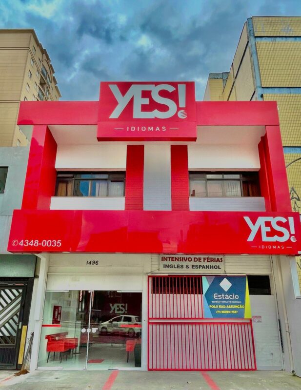 ESTUDANTES PAGAM MEIA EM CURSOS DE INGLÊS E ESPANHOL EM ESCOLA DE IDIOMAS NO ABC