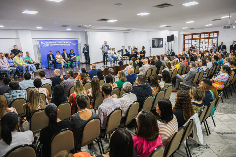 NOVOS INTEGRANTES DO PRIMEIRO ESCALÃO TOMAM POSSE EM SÃO CAETANO