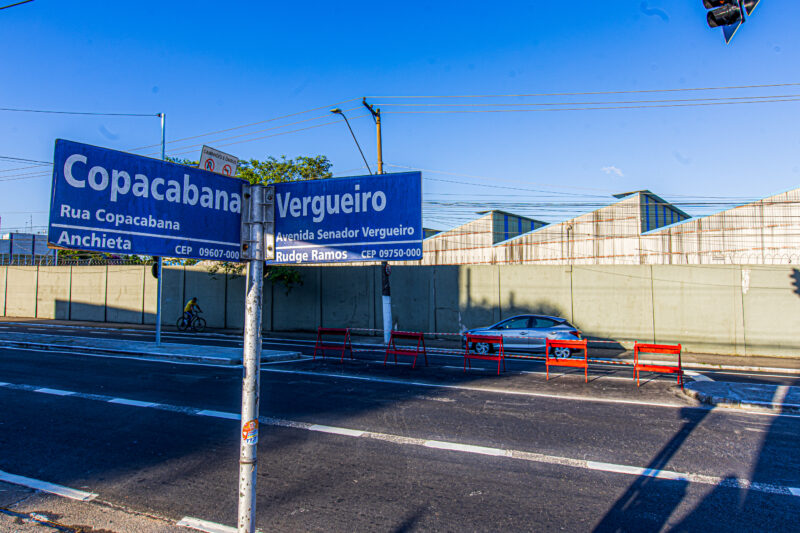 CONVERSÃO SEMAFORIZADA NA AV. SENADOR VERGUEIRO AMPLIA ACESSO AO JD. COPACABANA, EM SÃO BERNARDO