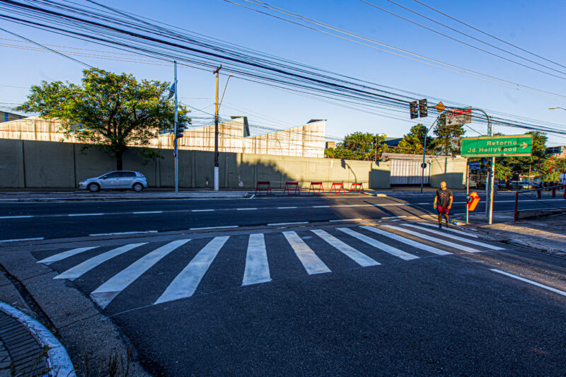 CONVERSÃO SEMAFORIZADA NA AV. SENADOR VERGUEIRO AMPLIA ACESSO AO JD. COPACABANA, EM SÃO BERNARDO