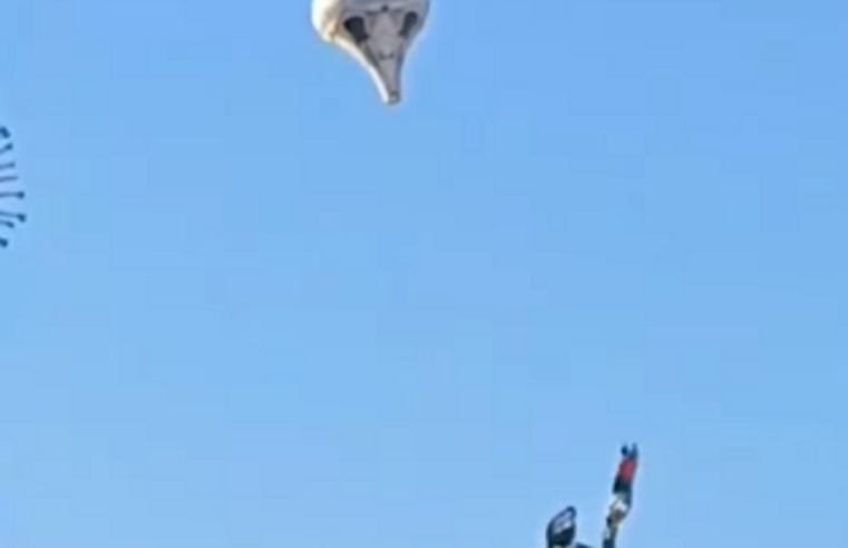 BALÃO CAI EM ARQUIBANCADA DA SAPUCAÍ NO CARNAVAL DO RIO DE JANEIRO