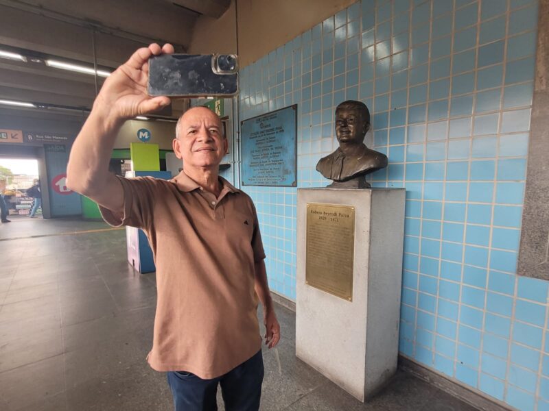 CURIOSIDADES SOBRE A ESTAÇÃO RUBENS PAIVA DO METRÔRIO, QUE LEVA NOME DE PERSONAGEM DO FILME &#8216;AINDA ESTOU AQUI&#8217;