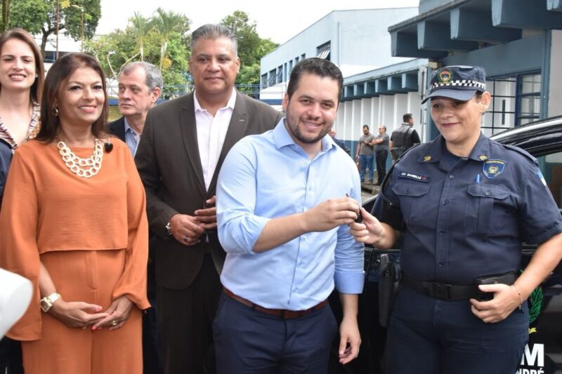 PREFEITURA DE SANTO ANDRÉ ENTREGA NOVA VIATURA PARA PATRULHA MARIA DA PENHA