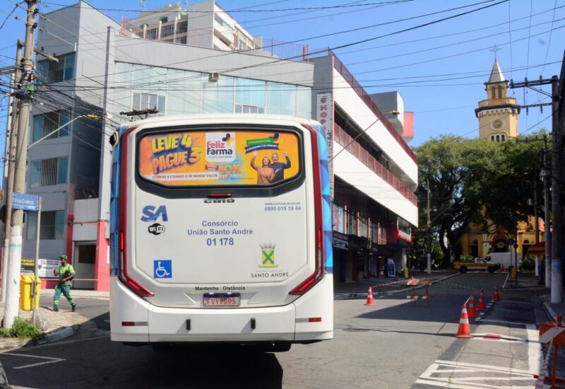 SANTO ANDRÉ ALTERA ITINERÁRIOS DE ÔNIBUS DURANTE OBRAS NA RUA LUÍS PINTO FLÁQUER