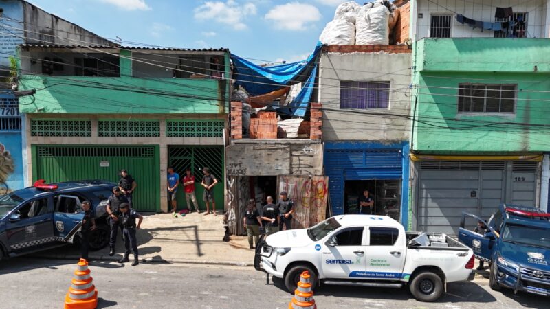 SANTO ANDR&Eacute; INTERDITA COM&Eacute;RCIO IRREGULAR DE SUCATA NA AVENIDA PRESTES MAIA