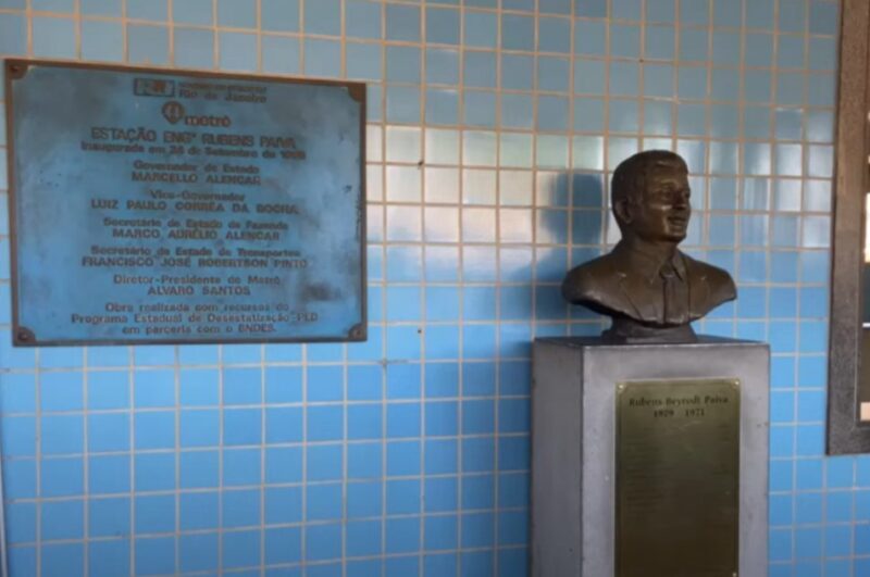 CURIOSIDADES SOBRE A ESTAÇÃO RUBENS PAIVA DO METRÔRIO, QUE LEVA NOME DE PERSONAGEM DO FILME &#8216;AINDA ESTOU AQUI&#8217;