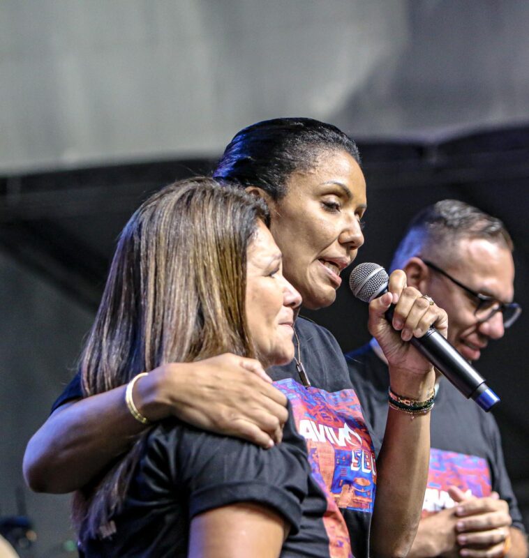 AVIVA SBC LEVA MULTIDÃO AO PAÇO EM SÁBADO DE FÉ, LOUVOR E SOLIDARIEDADE