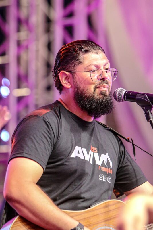 AVIVA SBC LEVA MULTIDÃO AO PAÇO EM SÁBADO DE FÉ, LOUVOR E SOLIDARIEDADE