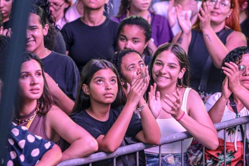 AVIVA SBC LEVA MULTIDÃO AO PAÇO EM SÁBADO DE FÉ, LOUVOR E SOLIDARIEDADE