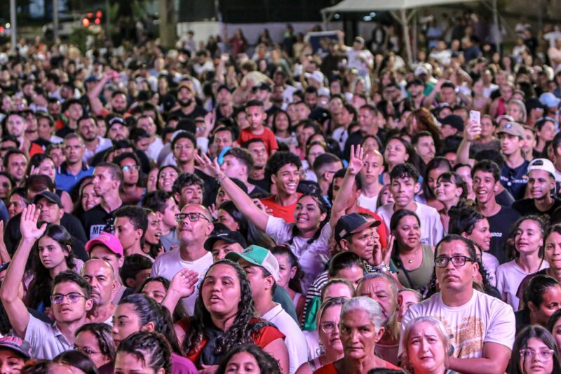 AVIVA SBC LEVA MULTIDÃO AO PAÇO EM SÁBADO DE FÉ, LOUVOR E SOLIDARIEDADE