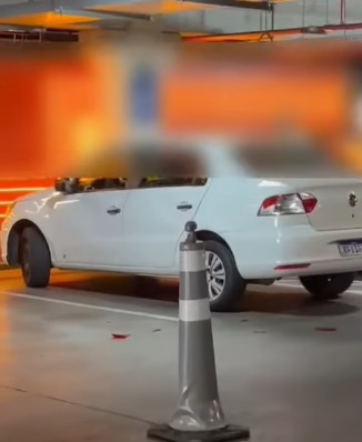 HOMEM EM SURTO É ACOLHIDO POR FUNCIONÁRIOS E SEGURANÇAS EM SHOPPING DE SÃO BERNARDO