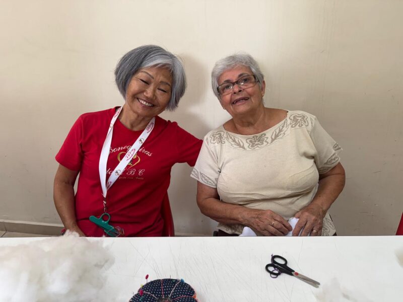 MULHERES DO ABC CONFECCIONAM BONECAS DE PANO E DOAM PARA CRIANÇAS EM SITUAÇÃO DE VULNERABILIDADE