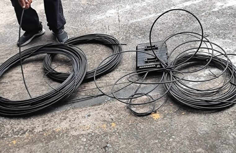 DOIS SÃO PRESOS NO ALVARENGA POR USO CLANDESTINO DE CABOS DA TIM