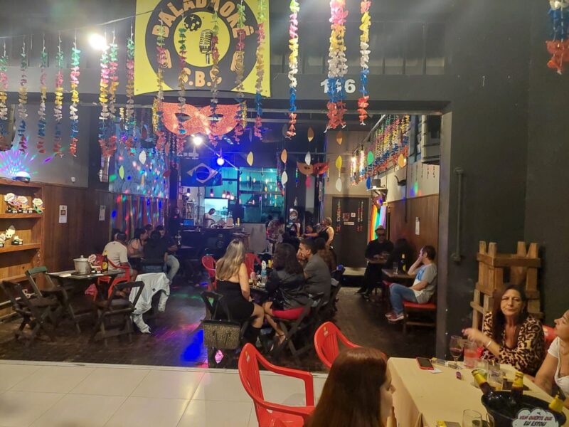 EMPREENDEDORA DE SÃO BERNARDO É DESTAQUE NA TV COM BAR DE KARAOKÊ NO PLANALTO