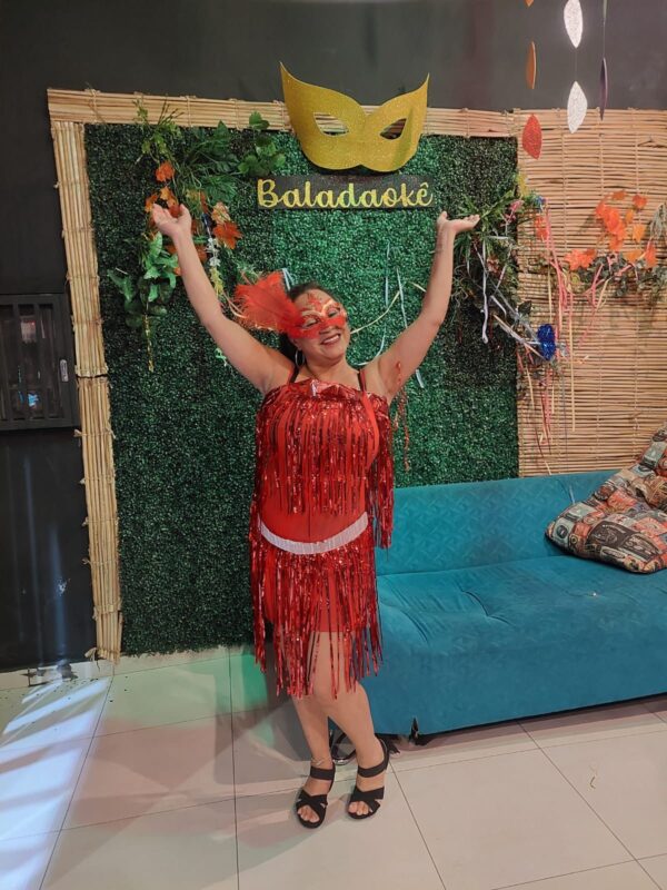 EMPREENDEDORA DE SÃO BERNARDO É DESTAQUE NA TV COM BAR DE KARAOKÊ NO PLANALTO