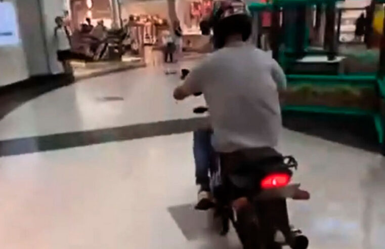 PRESOS JOVENS QUE FIZERAM ‘ROLEZINHO’ DE MOTO DENTRO DE SHOPPING EM TABOÃO DA SERRA