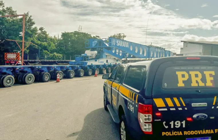 TRANSFORMADOR DE 250 TONELADAS VIROU ATRAÇÃO NO NORDESTE DURANTE TRANSPORTE