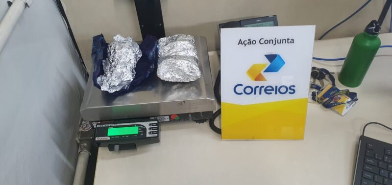 HOMEM É PRESO POR ENVIAR DROGAS ESCONDIDAS EM POTES DE DOCE PELOS CORREIOS NO INTERIOR DE SP