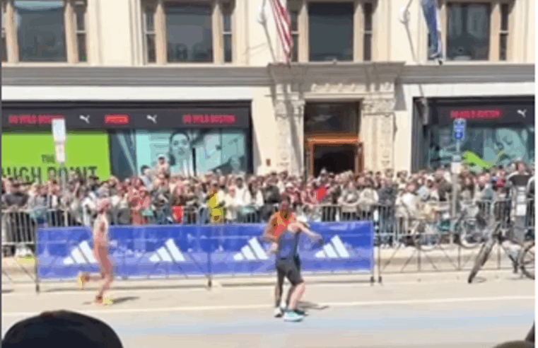 MUNDO: BRASILEIRO AJUDA CORREDOR QUE CAIU EM CORRIDA NOS ESTADOS UNIDOS E VIRALIZA NA INTERNET