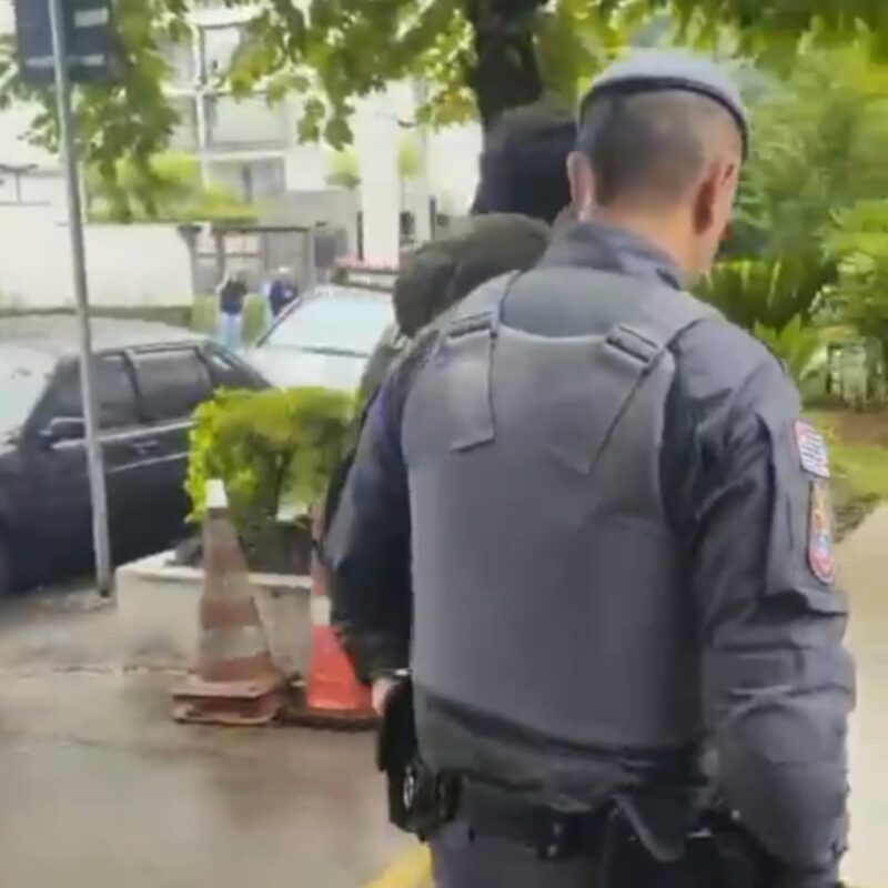 POLÍCIA MILITAR PRENDE CRIMINOSO POR ROUBO DE CARGA DE CIGARROS AVALIADA EM R$ 25 MIL NA RODOVIA ANCHIETA