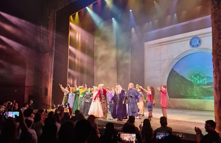 JOVENS DA FUNDAÇÃO CASA DE SÃO BERNARDO SE ENCANTAM COM MUSICAL WICKED