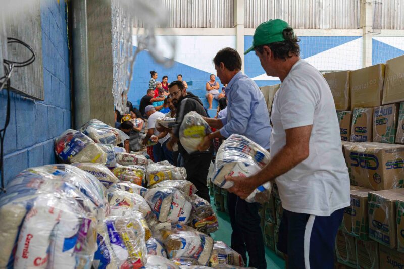 CAMPANHA DIADEMA SOLIDÁRIA ARRECADA E DISTRIBUI 1.831 CESTAS BÁSICAS
