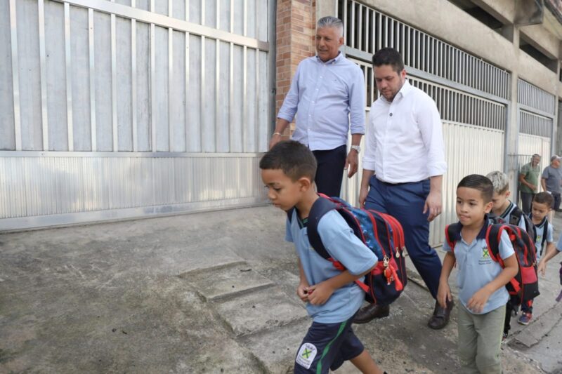 PARQUE MIAMI, EM SANTO ANDRÉ, RECEBE ASFALTO NOVO E ILUMINAÇÃO DE LED