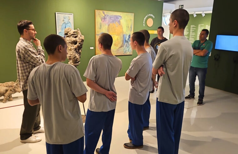 ADOLESCENTES DA FUNDAÇÃO CASA DE SÃO BERNARDO REFLETEM SOBRE QUESTÕES AMBIENTAIS EM EXPOSIÇÃO NO PAÇO DAS ARTES