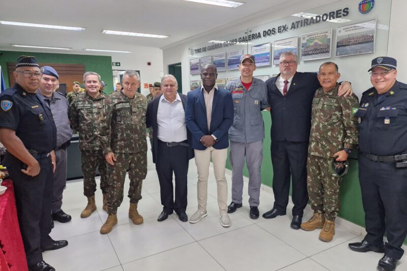 COMANDANTE DO EXÉRCITO REALIZA VISITA INSTITUCIONAL AO TIRO DE GUERRA DE SÃO CAETANO