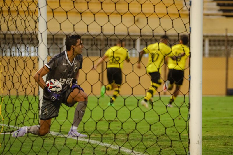 RODOLFO MARCA NOS ACRÉSCIMOS E SÃO BERNARDO ESTREIA COM EMPATE NA SÉRIE C